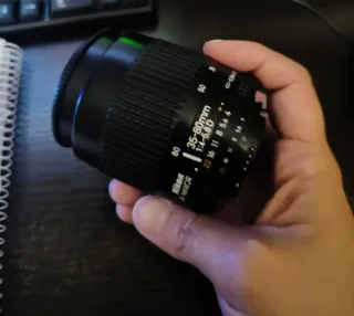 Fotocamera digitale Nikon D3000 con obiettivo 35-80mm