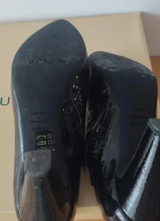 Botines charol mujer negros