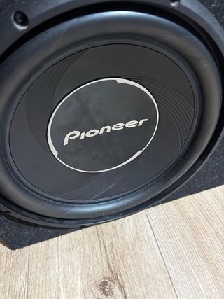 Subwoofer Pioneer 12 con Amplificador Sony