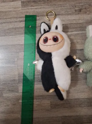 Peluche Labubu  Blanco y Negro + Verde pack de 2