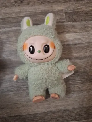Peluche Labubu  Blanco y Negro + Verde pack de 2