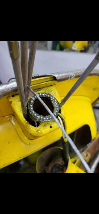 Vespa 125cc SL 1975 Amarilla