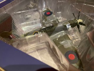 1:48 HOBBY MASTER Maqueta Spitfire Mk. XIV