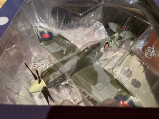 1:48 HOBBY MASTER Maqueta Spitfire Mk. XIV