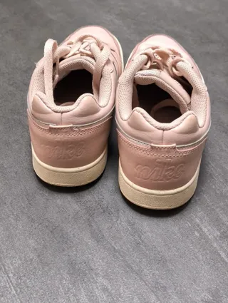 Scarpe donna Nike rosa cipria n.40