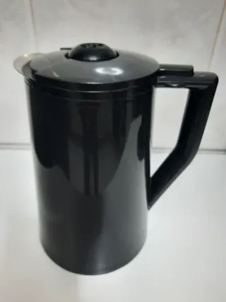 Cafetera SilverCrest + 300 filtros + 6 tazas- 24 €