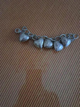 Pulsera Corazones Plateada