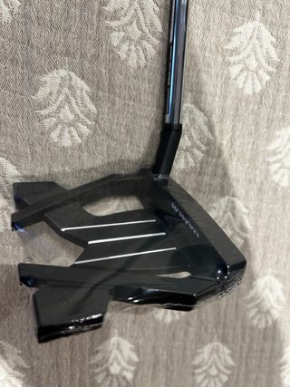 Putter Wilson Infinite Buckingham Mujer 33”.