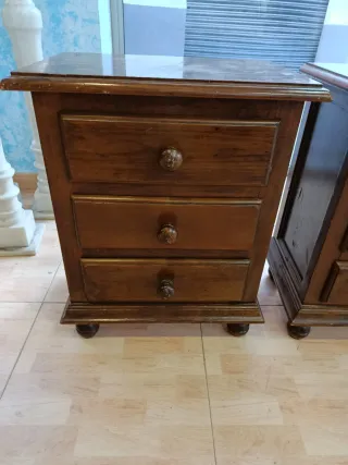 Comodini in legno (2 unità)