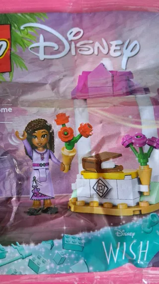 LEGO Disney Wish 30661 Asha's Welcome Booth