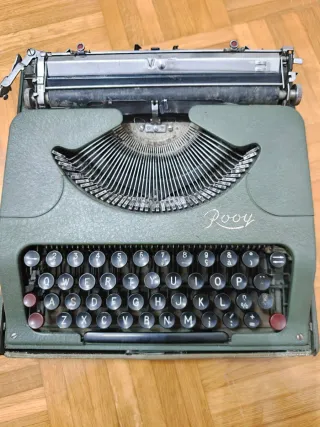 Máquina de escribir Rooy años 50