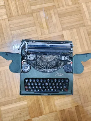 Máquina de escribir Rooy años 50