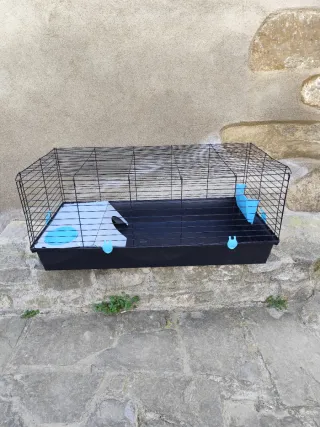 Jaula para conejos/cobayas negra y azul