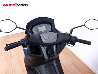 YAMAHA NMAX