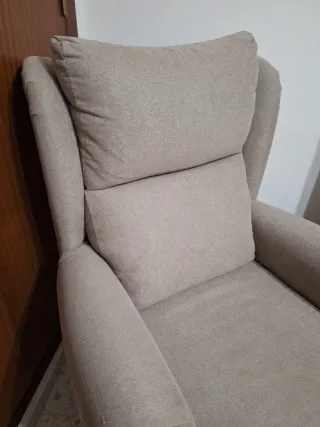 Sillón cómodo beige y marrón