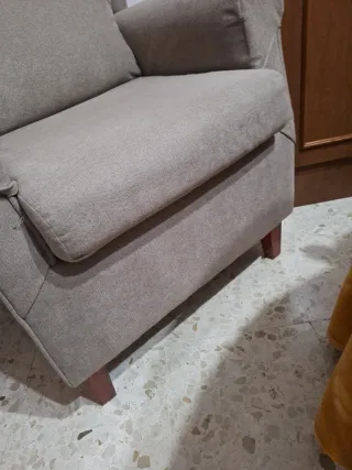 Sillón cómodo beige y marrón