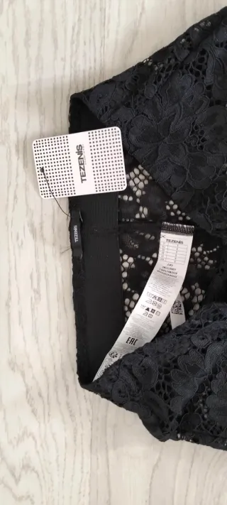 Pantalón pitillo encaje negro sin estrenar