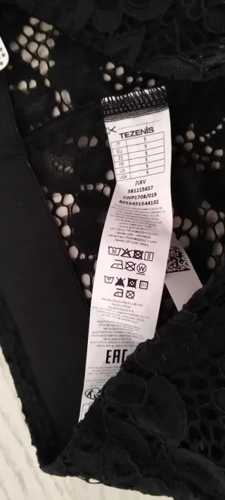 Pantalón pitillo encaje negro sin estrenar