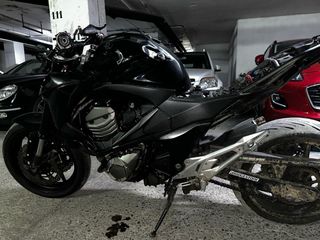 Kawasaki Z800e Negra
