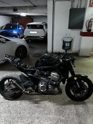 Kawasaki Z800e Negra