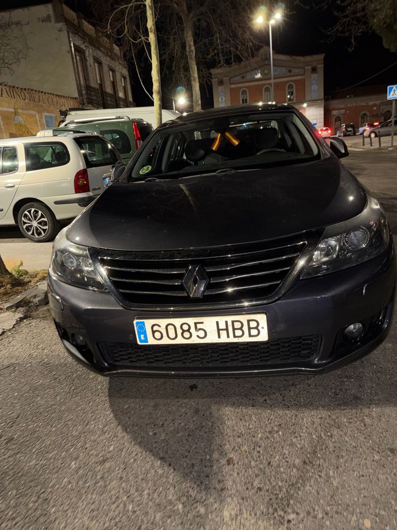 Renault Latitude 2010 - foto 1