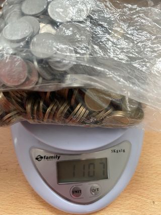 Màs de 1 kg monedas 5 y 1 pesetas
