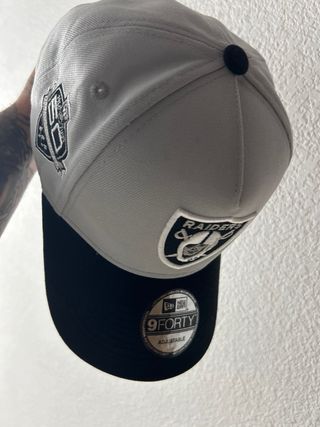 Gorra New Era Raiders Negra y Gris