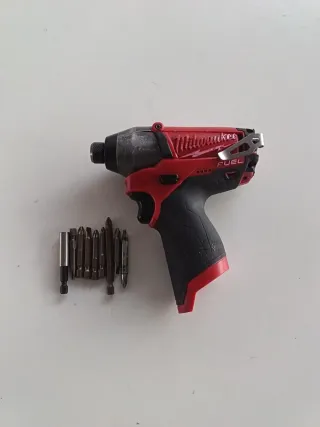 ATORNILLADOR DE IMPACTO MILWAUKEE M-12 CID