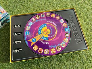 Pack Disney: ¿Quién es quién? + Scene it? Trivial