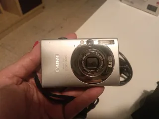 Fotocamere digitali Canon (2) + accessori