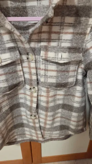 Chaqueta cuadros gris y blanco de Mango