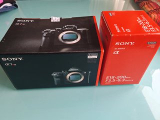 Cámara Sony Alpha 7R II + Objetivo SEL 18200LE
