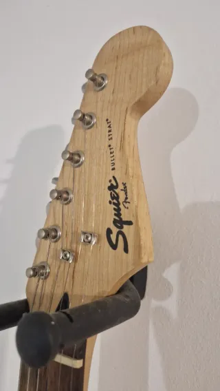 Guitarra Eléctrica Squier by Fender