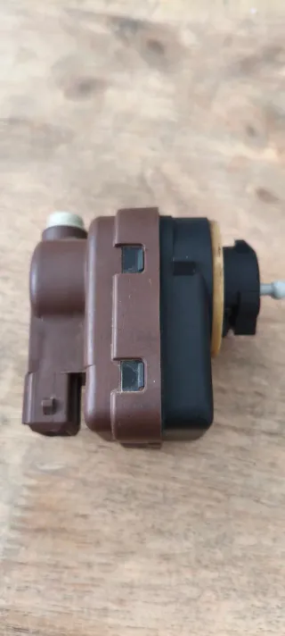 Motor regulador faros VALEO