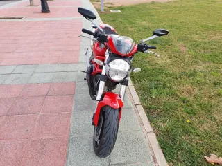 Ducati Monster 696