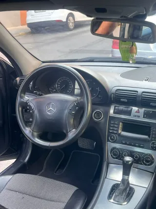 Mercedes-Benz Clase C 2006