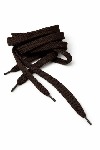 Cordones planos trenzados marrones