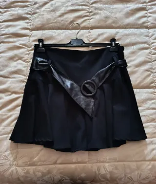 Gonna nera in cotone con cintura