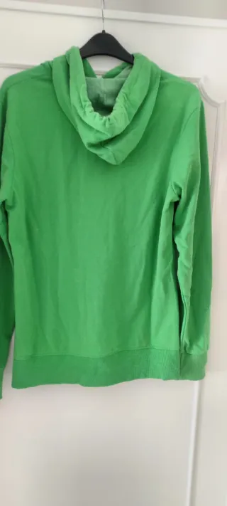 Felpa Pull&Bear verde con capucha