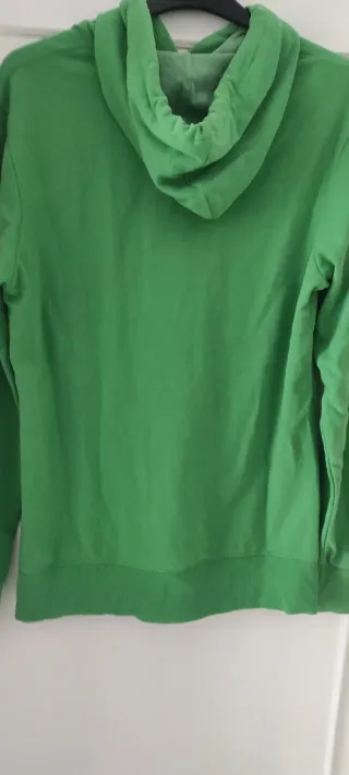 Felpa Pull&Bear verde con capucha