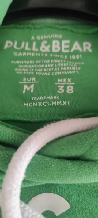 Felpa Pull&Bear verde con capucha