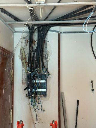 Se realizan trabajos eléctricos