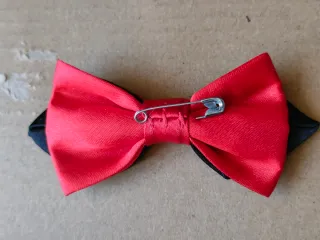 Pajarita Pin Broche Hecho a Mano