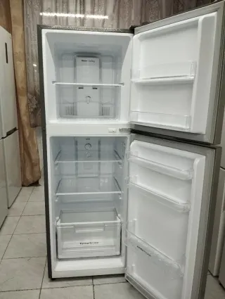 NEVERA Daewoo plateada