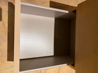 Cómoda de madera con 2 cajones