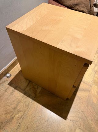 Cómoda de madera con 2 cajones