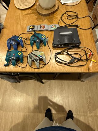 Consola Nintendo 64 + 4 mandos y juegos