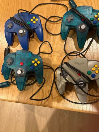 Consola Nintendo 64 + 4 mandos y juegos