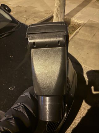 Reposabrazos coche negro