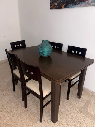 Salón: Sofá, Mesa Comedor Extensible, 5 Sillas